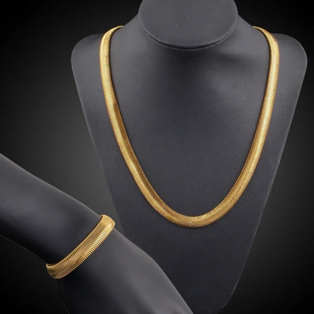 6mm Wide 18K Yellow Gold 22 Inch Herringbone Necklace and 8 inch Bracelet Combo - Picture 3 of 6